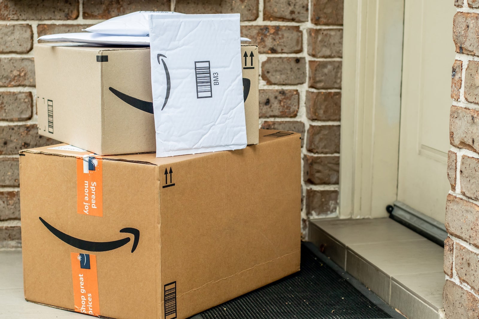 Deal alert: Save as much as 50% on Amazon purchases utilizing simply 1 Amex level